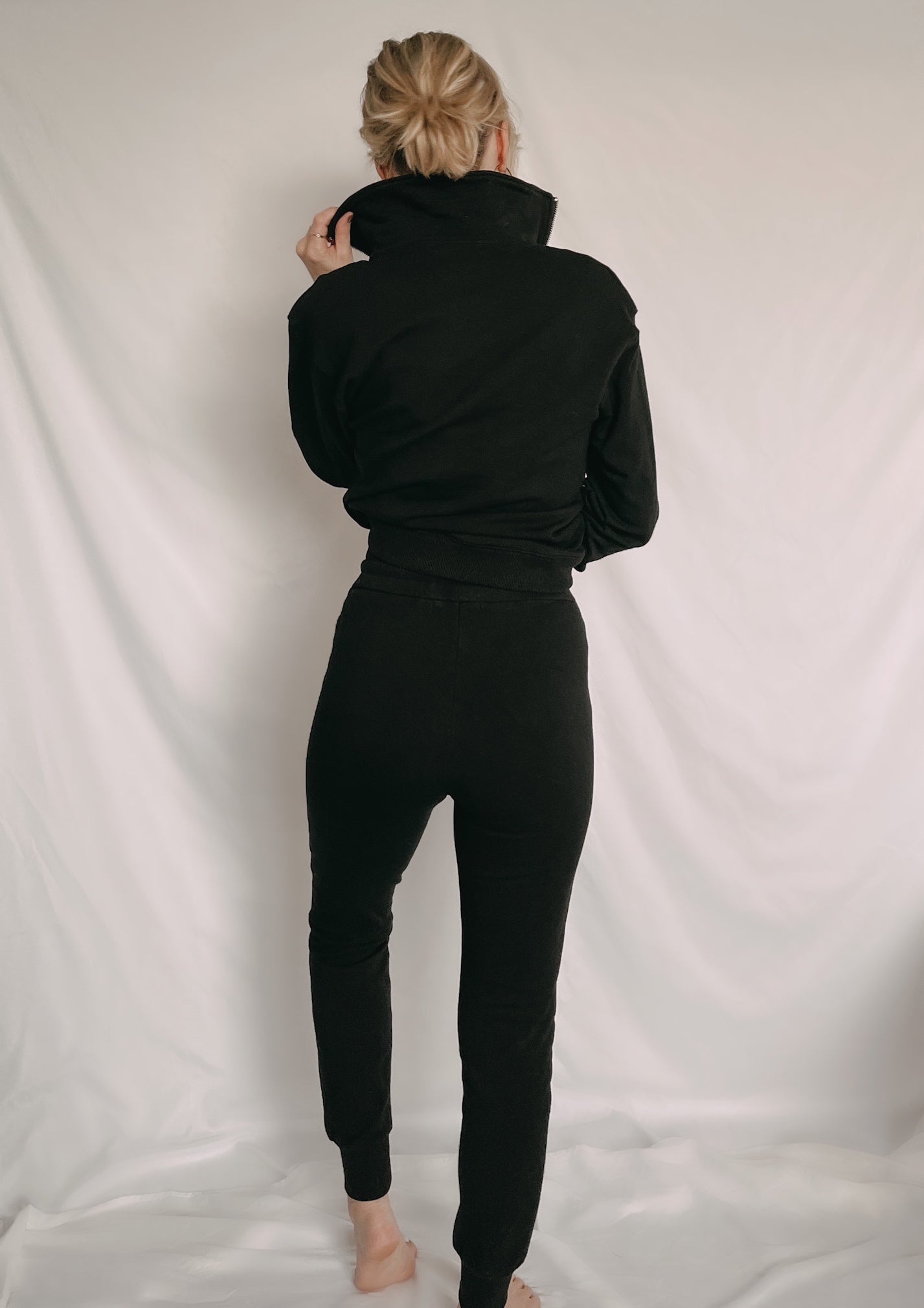 The RELAX Jogger True Black